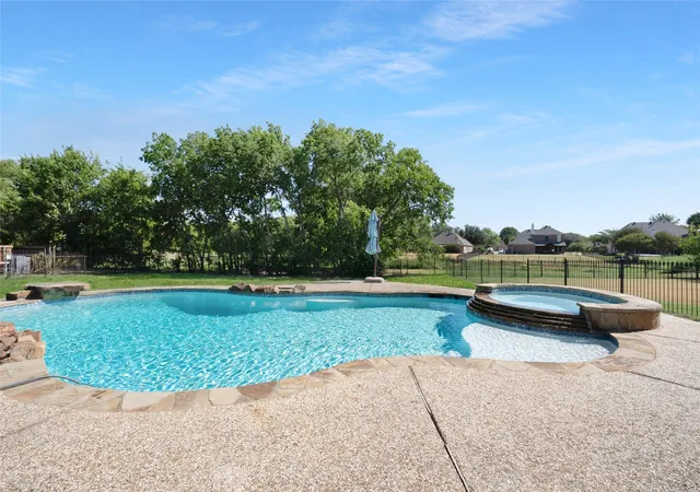 Photo 2 of Single family home for sale at 112 Dunford Dr, Rockwall, TX 75032 | MLS# 21382446 | Listing updated on 2026-10-02