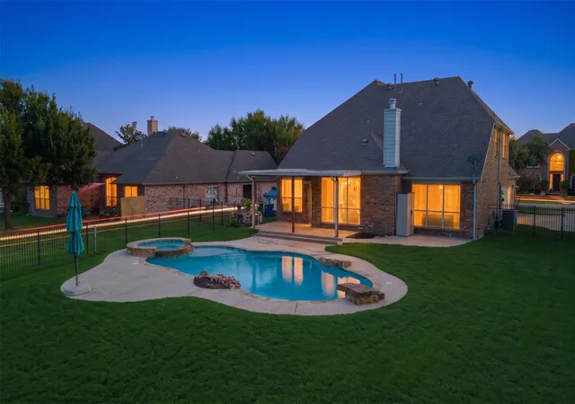Photo 3 of Single family home for sale at 112 Dunford Dr, Rockwall, TX 75032 | MLS# 21382446 | Listing updated on 2026-10-02