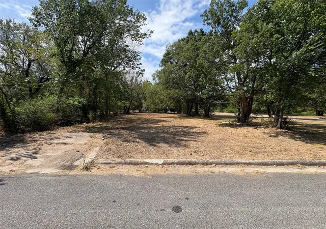 Photo 1 of Land for sale at 1275 Northeast 6th, Paris, TX 75460 | MLS# 21382428 | Listing updated on 2026-09-14