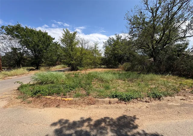 Photo 1 of Land for sale at 1382 Northeast 6th, Paris, TX 75460 | MLS# 21382419 | Listing updated on 2026-09-14