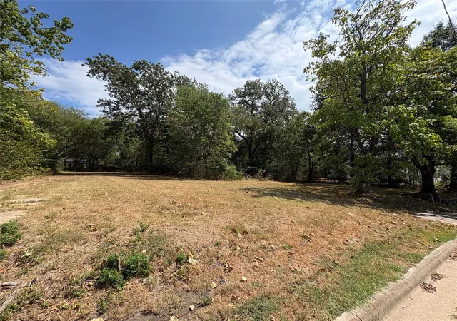 Land for sale at 327 Southwest 4th, Paris, TX 75460 | MLS# 21382342