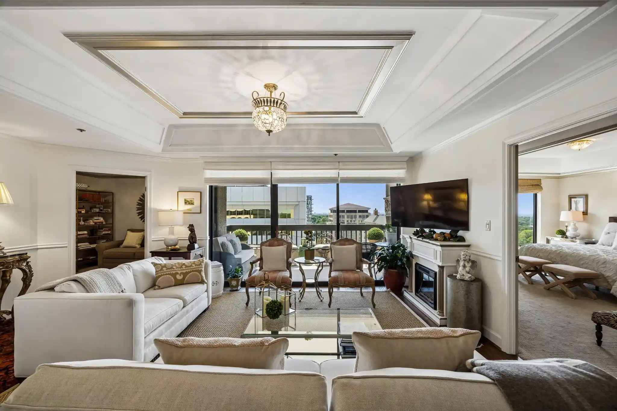 Listing Photo 1 - Condo for sale in 5909 Luther Ln located at 5909 Luther Ln, Dallas, TX 75225 - Unit #1401