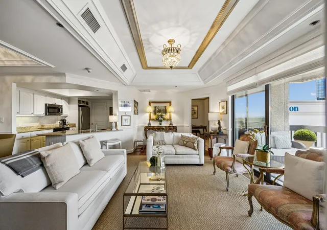 Listing Photo 5 - Condo for sale in building located at 5909 Luther Ln, Dallas, TX 75225 - Unit #1401
