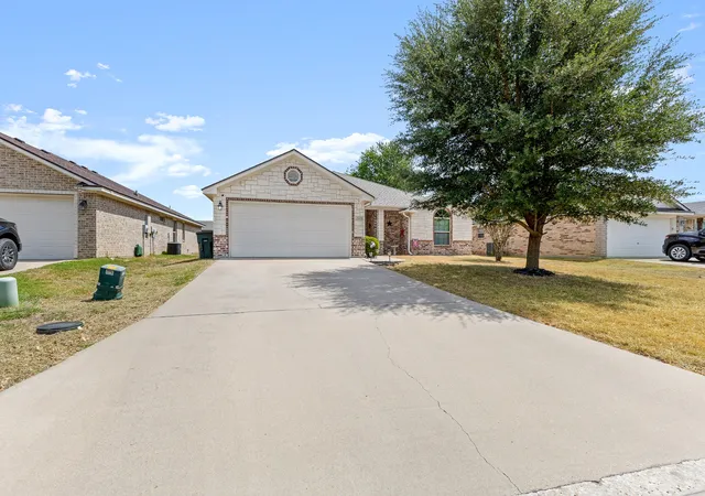 Photo 1 of Single family home for sale at 2115 Carriage House Dr, Temple, TX 76502 | MLS# 21386019 | Listing updated on 2026-09-23
