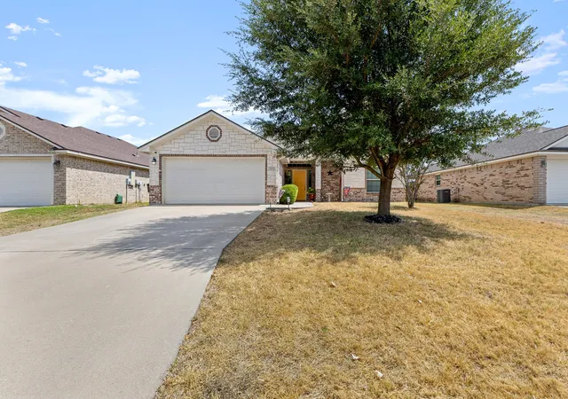 Photo 2 of Single family home for sale at 2115 Carriage House Dr, Temple, TX 76502 | MLS# 21386019 | Listing updated on 2026-09-23