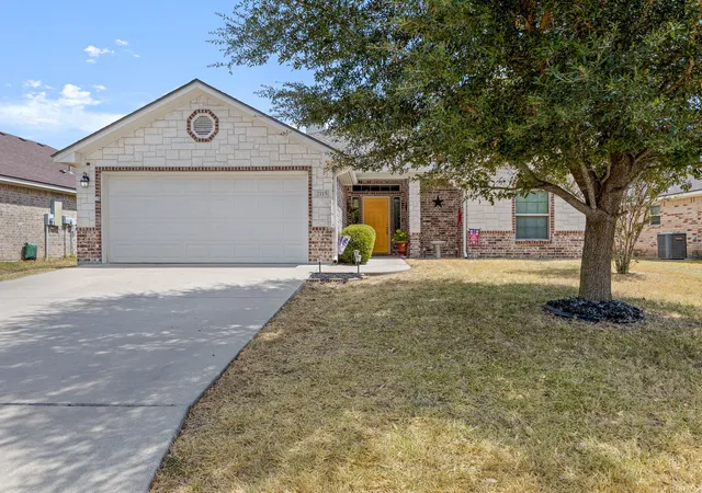 Photo 3 of Single family home for sale at 2115 Carriage House Dr, Temple, TX 76502 | MLS# 21386019 | Listing updated on 2026-09-23