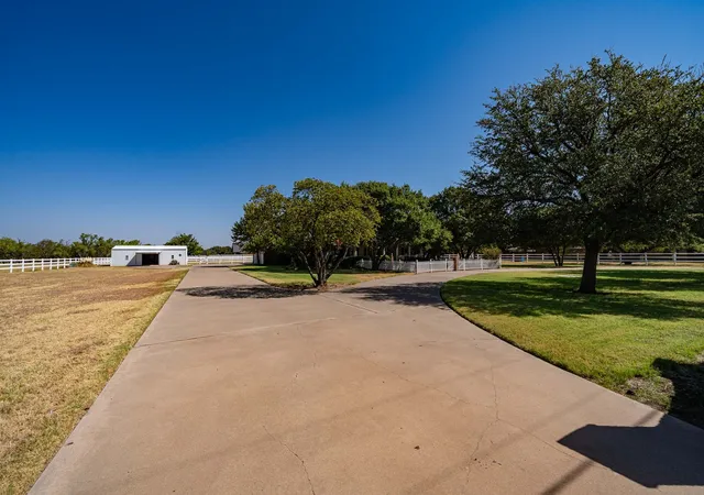 Single family home for sale at 7170 Fm 142, Stamford, TX 79553 | MLS# 21386487