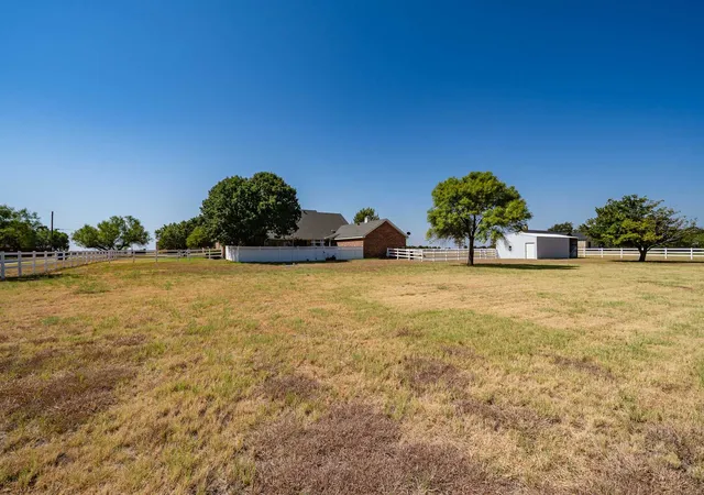 Photo 4 of Single family home for sale at 7170 Fm 142, Stamford, TX 79553 | MLS# 21386487 | Listing updated on 2026-09-15