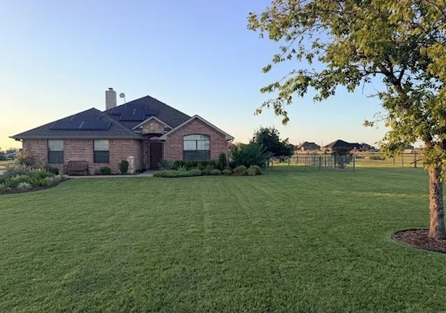 Photo 1 of Single family home for sale at 141 Whitfill Rd, Ennis, TX 75119 | MLS# 21386364 | Listing updated on 2026-09-25