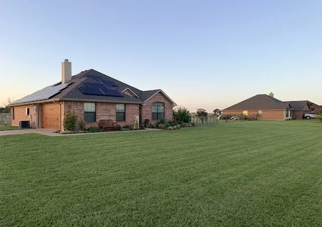 Photo 2 of Single family home for sale at 141 Whitfill Rd, Ennis, TX 75119 | MLS# 21386364 | Listing updated on 2026-09-25