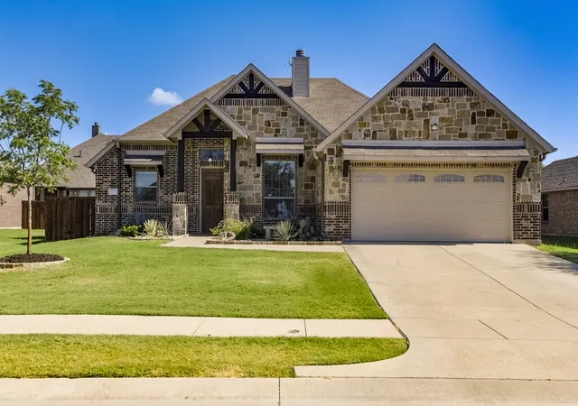 Photo 1 of Single family home for sale at 115 Traveller St, Waxahachie, TX 75165 | MLS# 21384925 | Listing updated on 2026-10-02