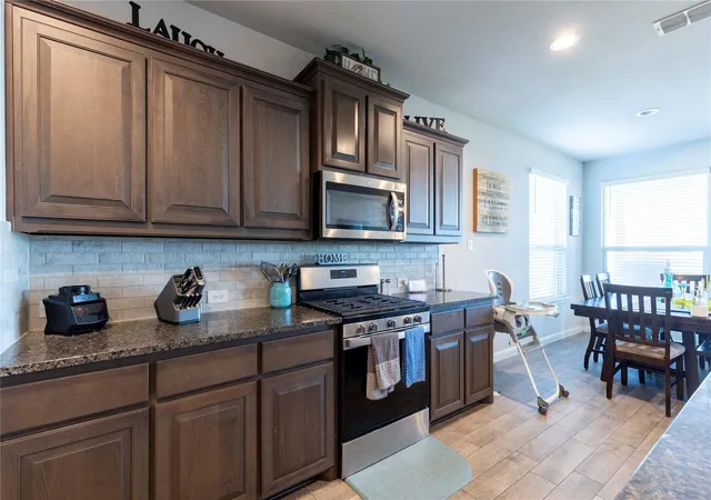 Photo 4 of Single family home for sale at 1500 Livermore Ln, Cleburne, TX 76033 | MLS# 21386515 | Listing updated on 2026-09-15