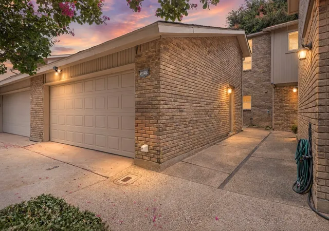 Photo 1 of Townhouse for sale at 3022 E Park Dr, Garland, TX 75044 | MLS# 21386202 | Listing updated on 2026-10-03