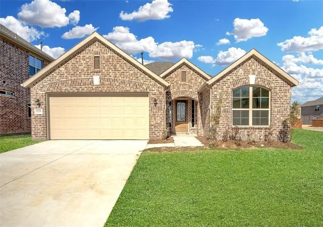 Photo 1 of Single family home for sale at 1729 Ridge Crk Ln, Aubrey, TX 76227 | MLS# 21386488 | Listing updated on 2026-09-15