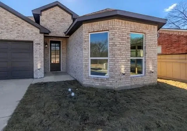 Photo 2 of Single family home for sale at 1336 E Fogg St, Fort Worth, TX 76115 | MLS# 21386536 | Listing updated on 2026-09-15