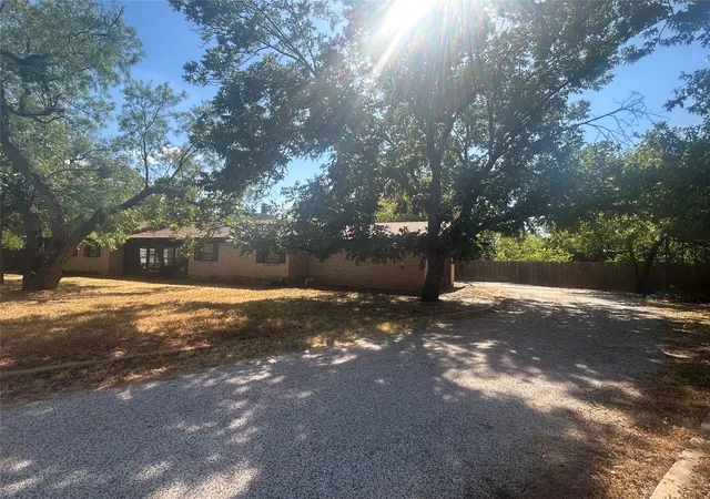Photo 2 of Single family home for sale at 4118 Concord Ct, Abilene, TX 79603 | MLS# 21386540 | Listing updated on 2026-10-01