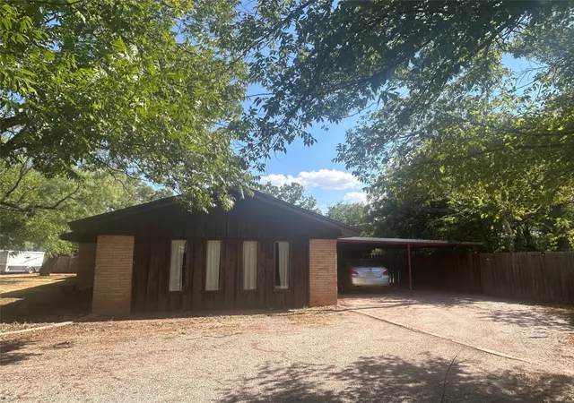 Photo 3 of Single family home for sale at 4118 Concord Ct, Abilene, TX 79603 | MLS# 21386540 | Listing updated on 2026-10-01