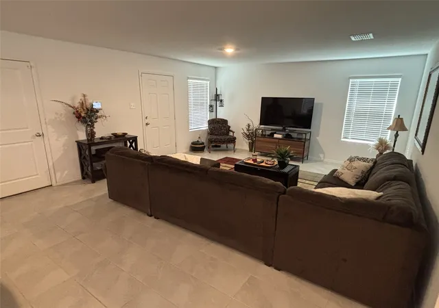 Photo 4 of Single family home for sale at 6230 Unbridled Dr, Forney, TX 75126 | MLS# 21383799 | Listing updated on 2026-10-03