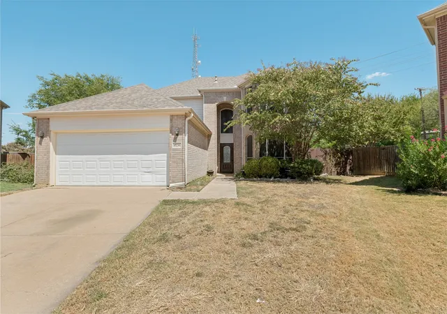 Photo 2 of Single family home for sale at 10236 Sourwood Dr, Fort Worth, TX 76244 | MLS# 21378716 | Listing updated on 2026-09-15
