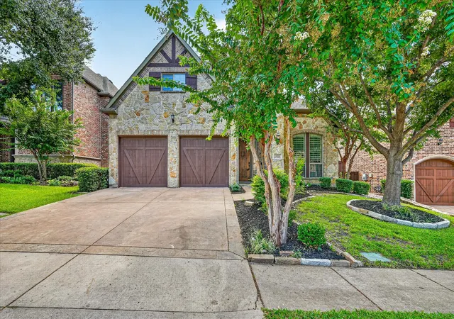 Photo 1 of Single family home for sale at 2024 S Hill Dr, Irving, TX 75038 | MLS# 21385828 | Listing updated on 2026-09-28