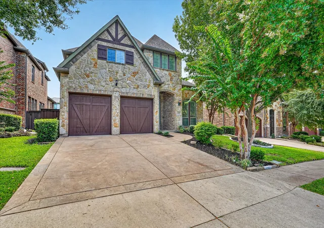Photo 2 of Single family home for sale at 2024 S Hill Dr, Irving, TX 75038 | MLS# 21385828 | Listing updated on 2026-09-28