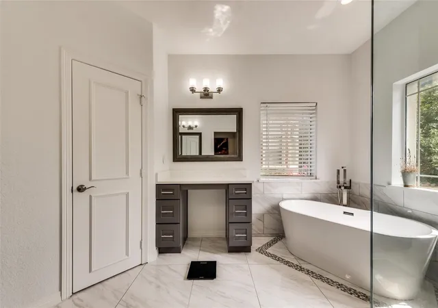Photo 2 of Condo for sale at 2205 Canton St #111, Dallas, TX 75201 | MLS# 21386569 | Listing updated on 2026-09-15