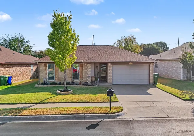 Photo 1 of Sale Pending at 7624 Maplehill Rd, Watauga, TX 76148 | MLS# 21386566 | Listing updated on 2026-09-28