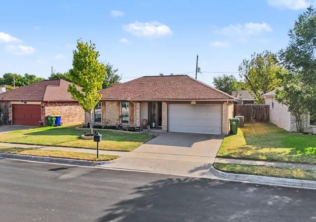 Photo 3 of Sale Pending at 7624 Maplehill Rd, Watauga, TX 76148 | MLS# 21386566 | Listing updated on 2026-09-28