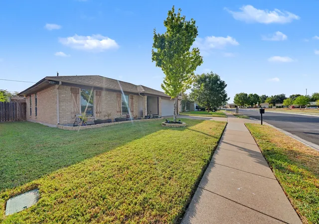 Photo 3 of Sale Pending at 7624 Maplehill Rd, Watauga, TX 76148 | MLS# 21386566 | Listing updated on 2026-09-28