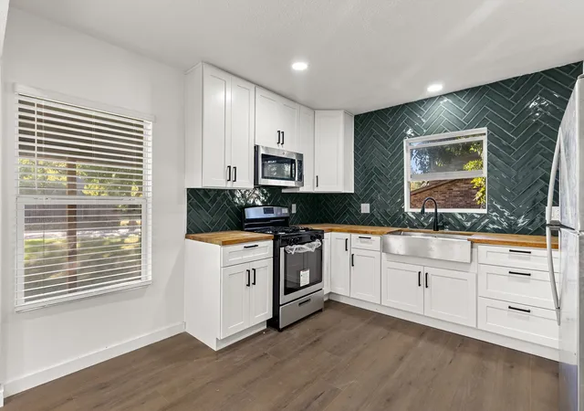 Photo 3 of Single family home for sale at 3004 N 15a St, Waco, TX 76708 | MLS# 21385453 | Listing updated on 2026-09-23