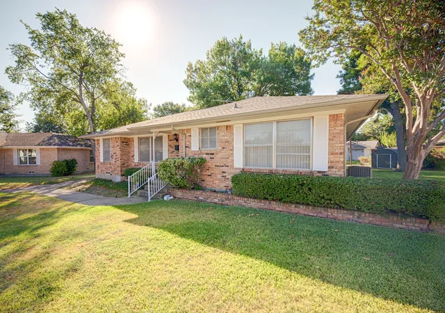 Photo 2 of Single family home for sale at 1120 Atlanta Cir, Garland, TX 75041 | MLS# 21385954 | Listing updated on 2026-09-15