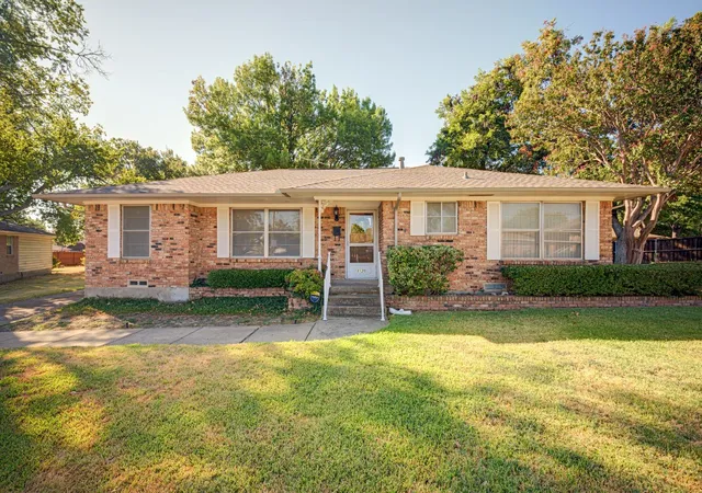 Photo 3 of Single family home for sale at 1120 Atlanta Cir, Garland, TX 75041 | MLS# 21385954 | Listing updated on 2026-09-15