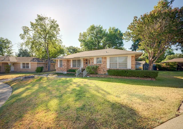 Photo 4 of Single family home for sale at 1120 Atlanta Cir, Garland, TX 75041 | MLS# 21385954 | Listing updated on 2026-09-15