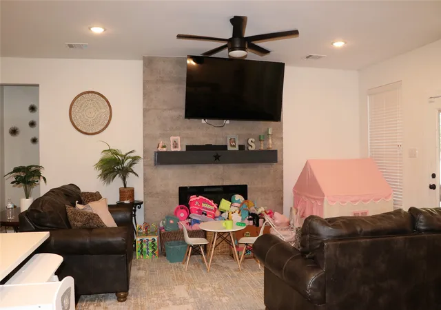 Photo 4 of Single family home for sale at 803 Netherland Dr, Seagoville, TX 75159 | MLS# 21386579 | Listing updated on 2026-09-15