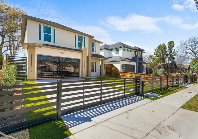 Photo 2 of Single family home for sale at 707 Buckalew St, Dallas, TX 75208 | MLS# 21386582 | Listing updated on 2026-09-15
