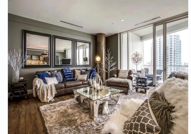 Listing Photo 1 - Condo for sale in building located at 2408 Victory Park Ln, Dallas, TX 75219 - Unit #1034