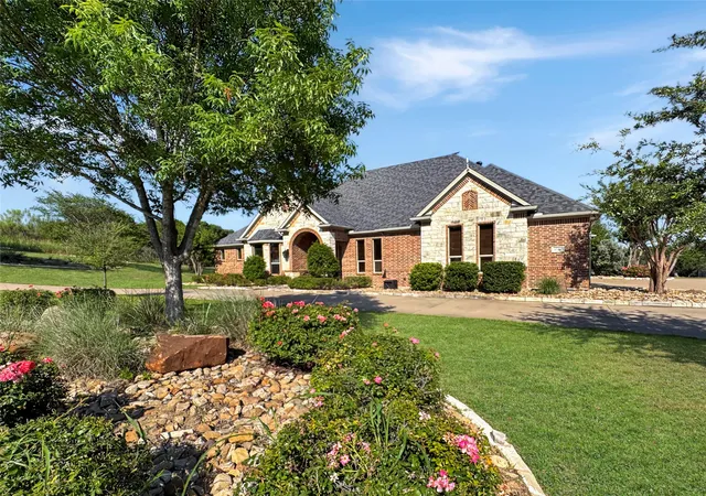 Photo 2 of Single family home for sale at 6509 Ladybank Ct W, Cleburne, TX 76033 | MLS# 21386622 | Listing updated on 2026-10-03