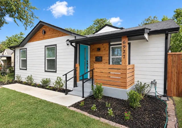 Photo 1 of Single family home for sale at 6927 Overlook Dr, Dallas, TX 75227 | MLS# 21386142 | Listing updated on 2026-09-15