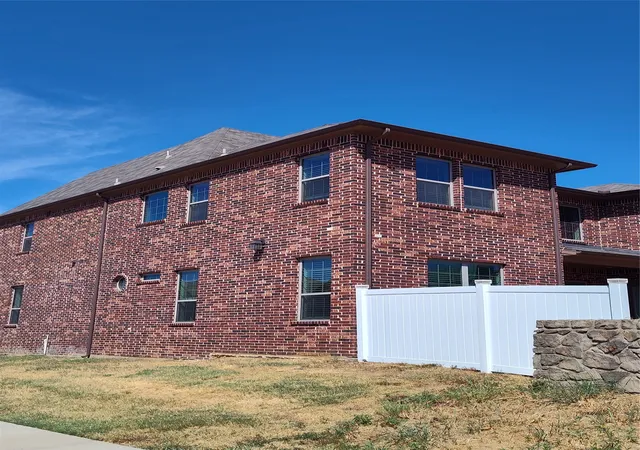 Photo 4 of Single family home for sale at 4428 Batuta Ct, Irving, TX 75061 | MLS# 21386512 | Listing updated on 2026-09-15