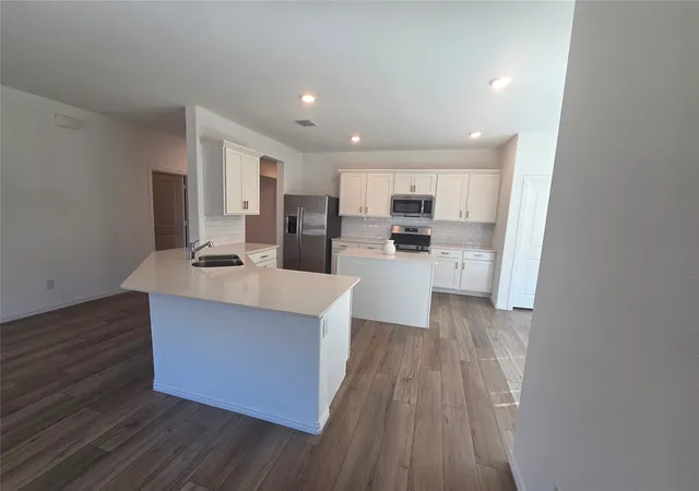Photo 3 of Single family home for sale at 3300 Cardinal Flower Pl, Mc Kinney, TX 75071 | MLS# 21386636 | Listing updated on 2026-09-15