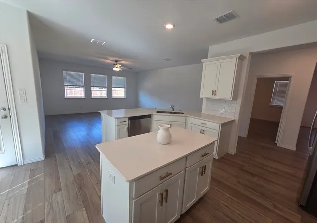 Photo 4 of Single family home for sale at 3300 Cardinal Flower Pl, Mc Kinney, TX 75071 | MLS# 21386636 | Listing updated on 2026-09-15