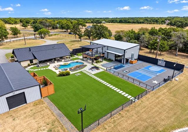 Photo 3 of Single family home for sale at 10790 County Rd 2450, Poetry, TX 75160 | MLS# 21370839 | Listing updated on 2026-10-03