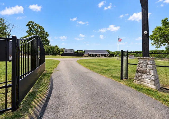 Photo 4 of Single family home for sale at 10790 County Rd 2450, Poetry, TX 75160 | MLS# 21370839 | Listing updated on 2026-10-03