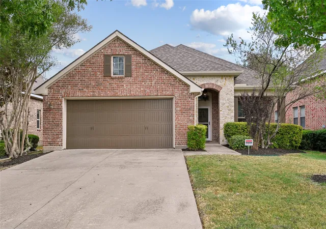 Photo 1 of Single family home for sale at 6918 Belteau Ln, Dallas, TX 75227 | MLS# 21386637 | Listing updated on 2026-09-15