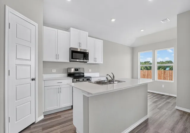 Photo 3 of Single family home for sale at 1020 Boll Weevil Dr, Cleburne, TX 76031 | MLS# 21386002 | Listing updated on 2026-09-15