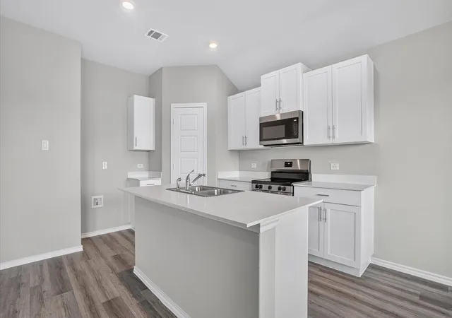 Photo 3 of Single family home for sale at 1020 Boll Weevil Dr, Cleburne, TX 76031 | MLS# 21386002 | Listing updated on 2026-09-15