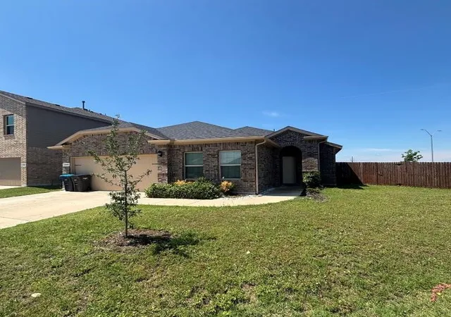 Photo 1 of Single family home for sale at 2440 Edisto Beach Dr, Fort Worth, TX 76108 | MLS# 21386658 | Listing updated on 2026-09-15