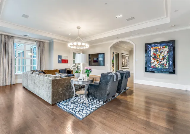 Photo 3 of Condo for sale at 2801 Turtle Crk Blvd #3E, Dallas, TX 75219 | MLS# 21385425 | Listing updated on 2026-09-15