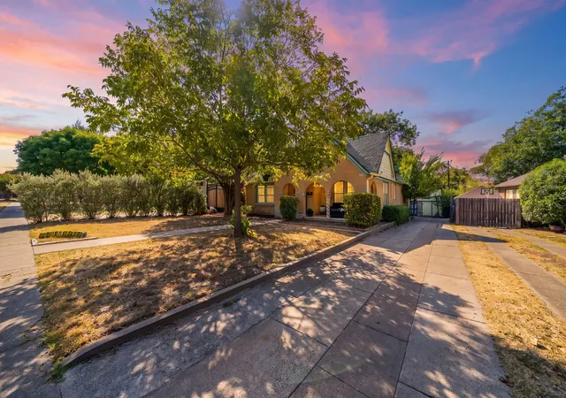 Photo 2 of Single family home for sale at 2807 Cain Blvd, Dallas, TX 75211 | MLS# 21375787 | Listing updated on 2026-09-22