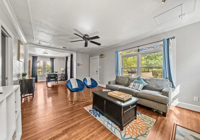 Photo 3 of Single family home for sale at 2807 Cain Blvd, Dallas, TX 75211 | MLS# 21375787 | Listing updated on 2026-09-22
